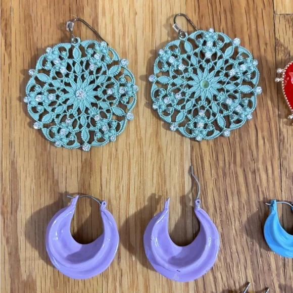 🚨4X$25🚨 Colorful Earring Set - Picture 6 of 6